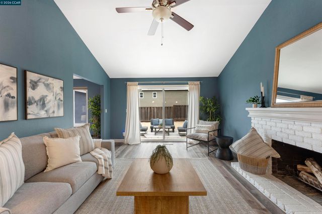 452 Lori Dr, Benicia, CA 94510