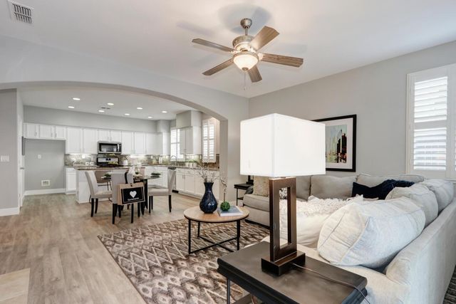 615 Watercolor Ln, West Sacramento, CA 95605