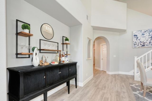 615 Watercolor Ln, West Sacramento, CA 95605