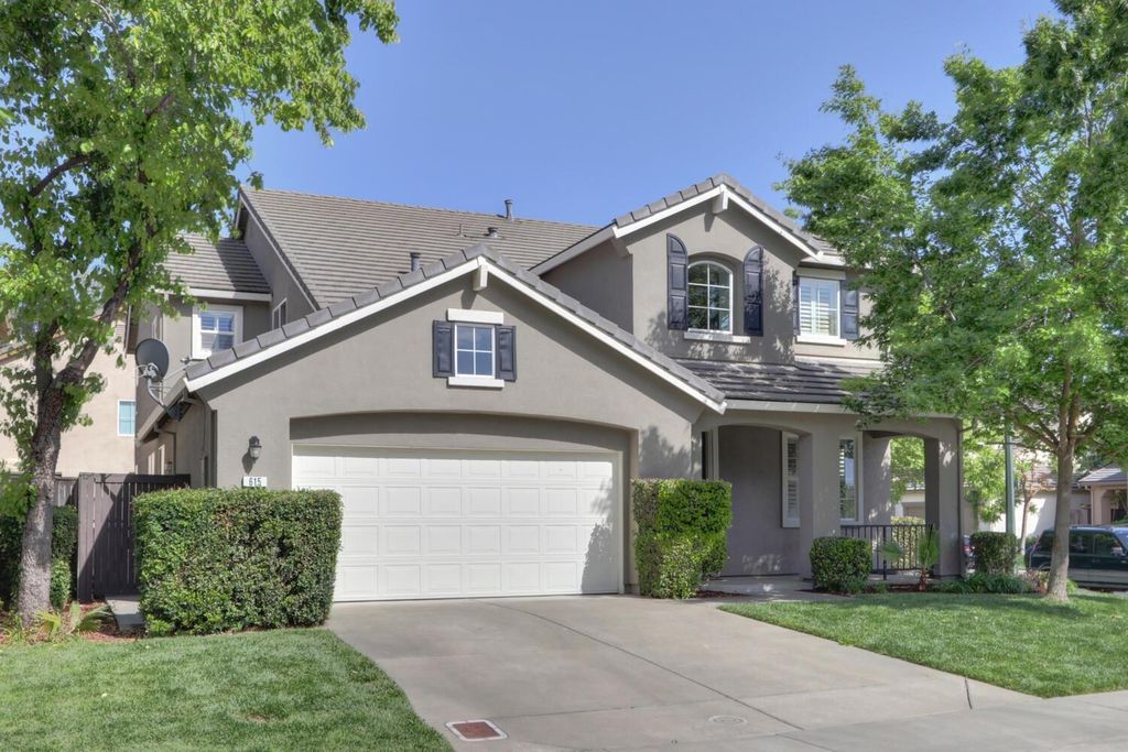 615 Watercolor Ln, West Sacramento, CA 95605