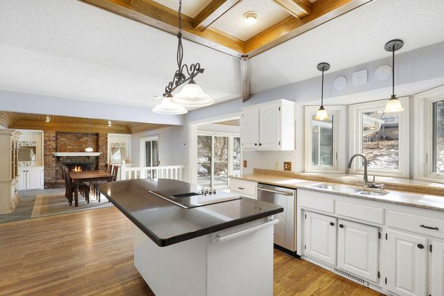 12405 45th Avenue N, Plymouth, MN 55442