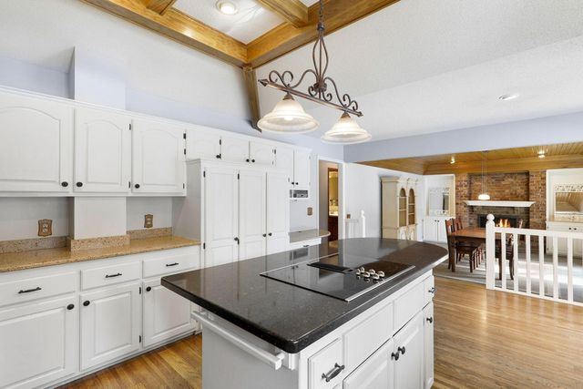 12405 45th Avenue N, Plymouth, MN 55442