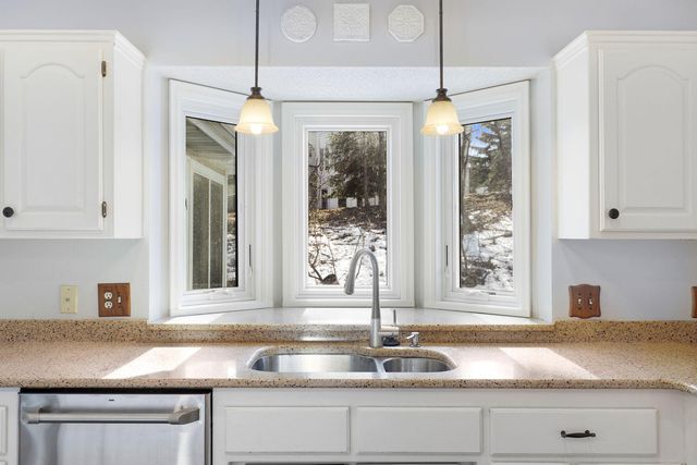 12405 45th Avenue N, Plymouth, MN 55442