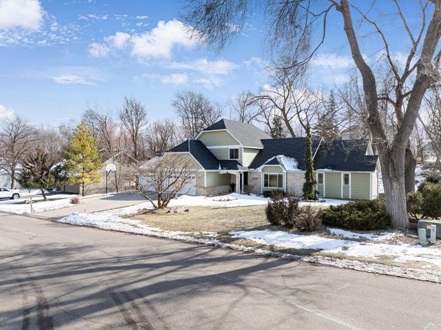 12405 45th Avenue N, Plymouth, MN 55442