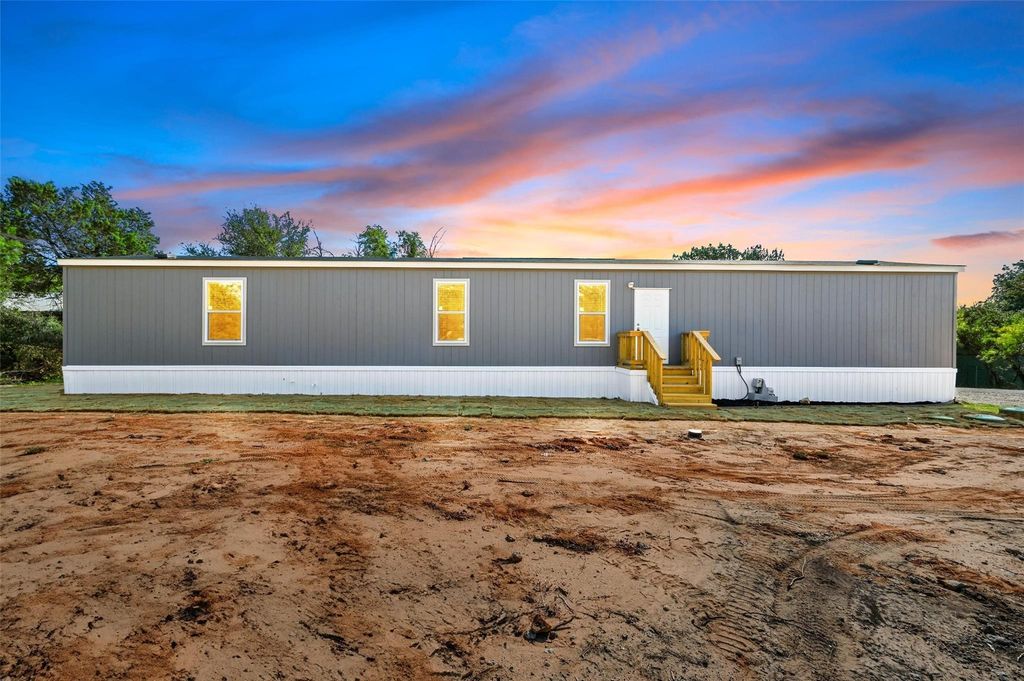 2722 Cypress Street, Granbury, TX 76048 — exterior
