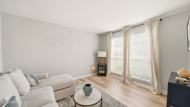 4751 UNIVERSITY Boulevard N, Jacksonville, FL 32277