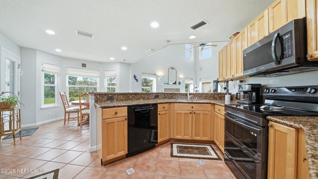 4751 UNIVERSITY Boulevard N, Jacksonville, FL 32277