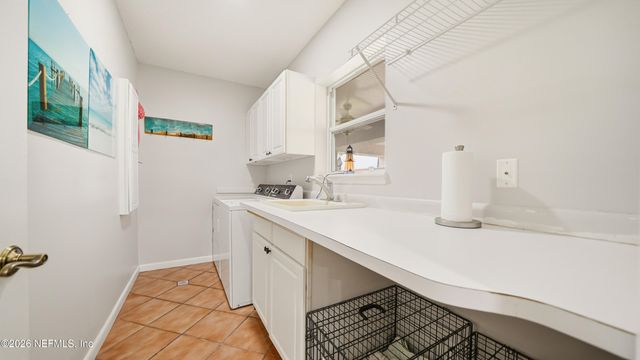 4751 UNIVERSITY Boulevard N, Jacksonville, FL 32277