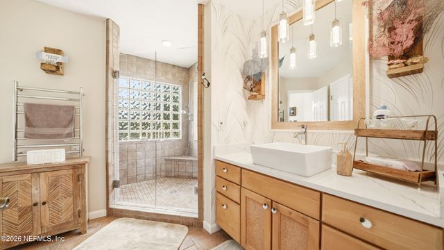 4751 UNIVERSITY Boulevard N, Jacksonville, FL 32277