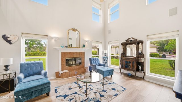 4751 UNIVERSITY Boulevard N, Jacksonville, FL 32277