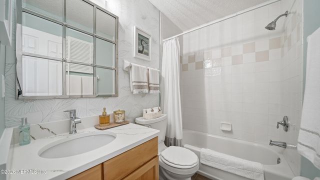 4751 UNIVERSITY Boulevard N, Jacksonville, FL 32277