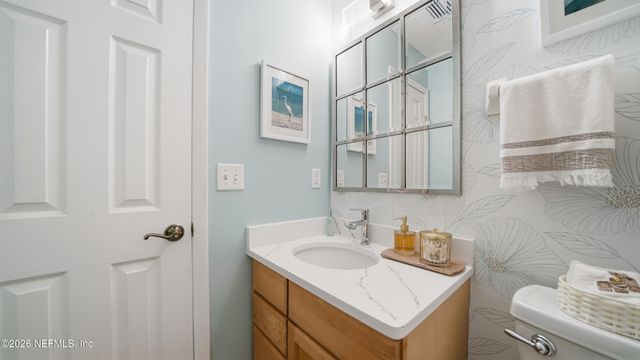 4751 UNIVERSITY Boulevard N, Jacksonville, FL 32277