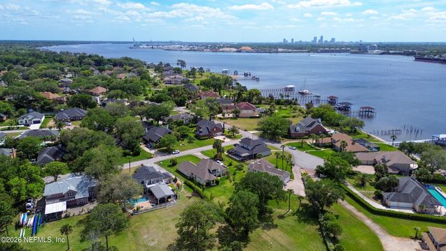 4751 UNIVERSITY Boulevard N, Jacksonville, FL 32277