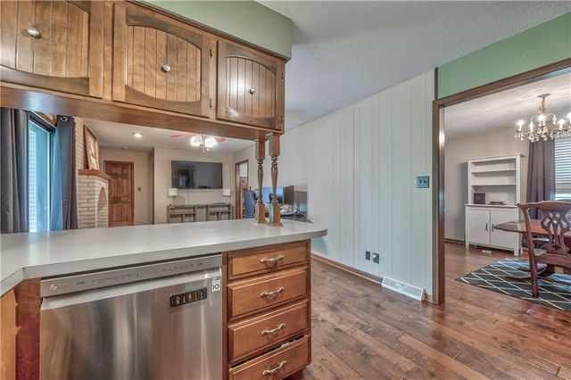 2504 S 14th Street, Leavenworth, KS 66048