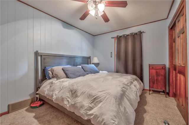 2504 S 14th Street, Leavenworth, KS 66048