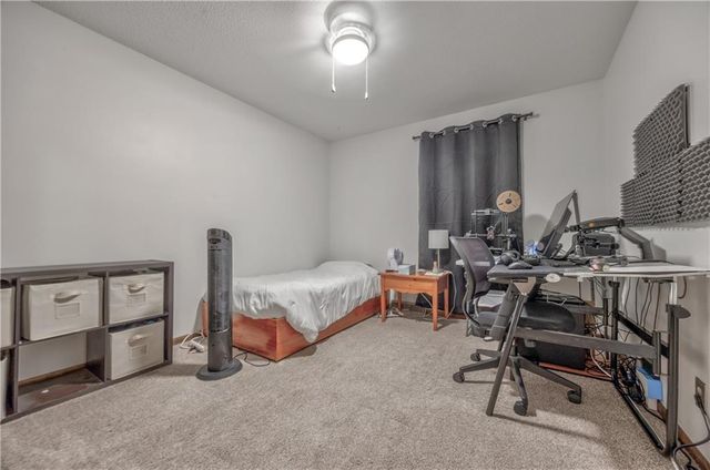 2504 S 14th Street, Leavenworth, KS 66048