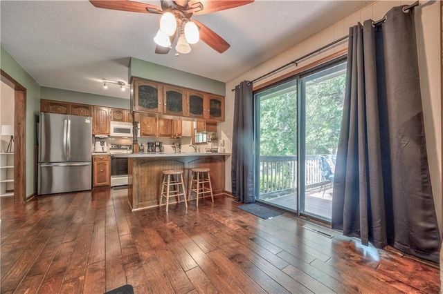 2504 S 14th Street, Leavenworth, KS 66048