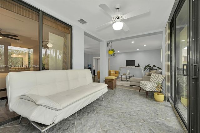 2676 N Carambola Cir N 1760, Coconut Creek, FL 33066