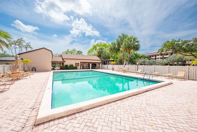 2676 N Carambola Cir N 1760, Coconut Creek, FL 33066