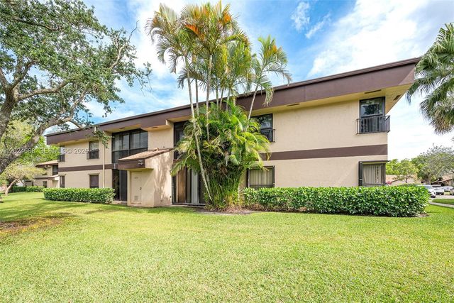 2676 N Carambola Cir N 1760, Coconut Creek, FL 33066