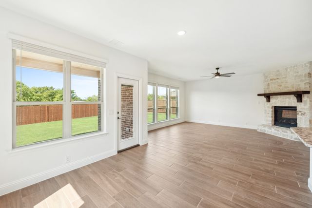 9529 Lanshire Lane, Fort Worth, TX 76131