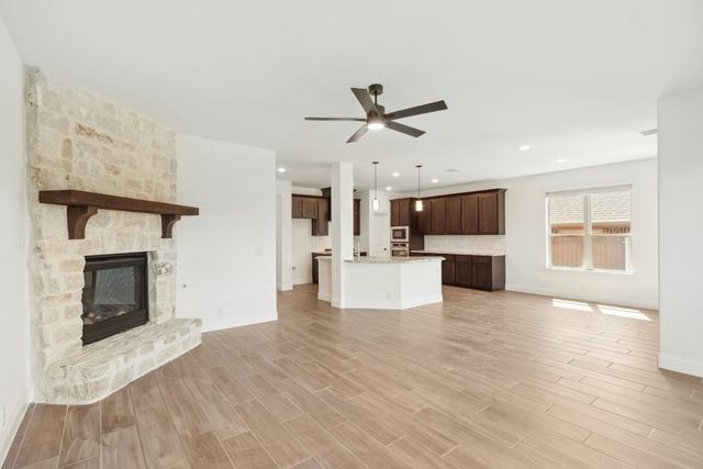 9529 Lanshire Lane, Fort Worth, TX 76131