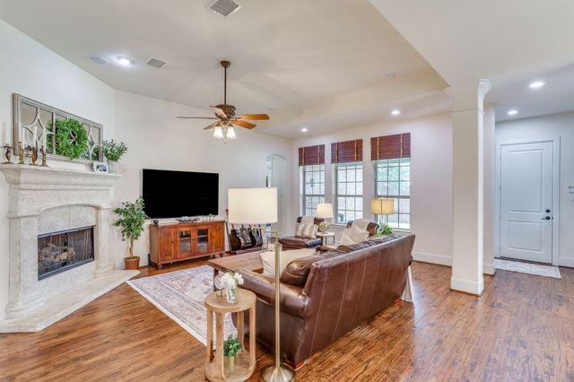 2016 Torin Street, Lewisville, TX 75056