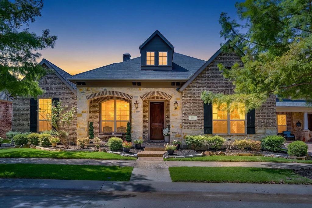 2016 Torin Street, Lewisville, TX 75056