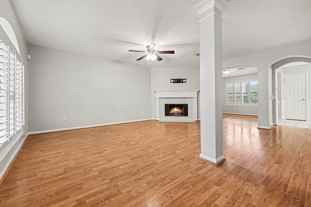 1418 Green Tree Drive, Tomball, TX 77375