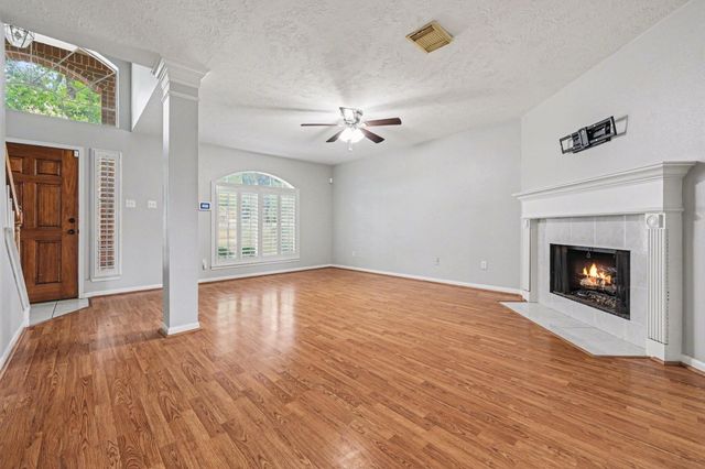 1418 Green Tree Drive, Tomball, TX 77375