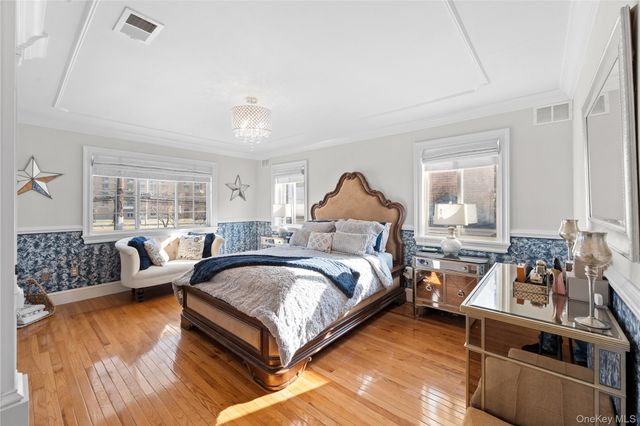 431 Beach 35th Street, Far Rockaway, NY 11691