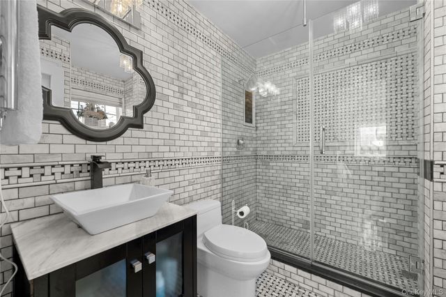 431 Beach 35th Street, Far Rockaway, NY 11691