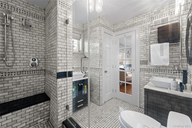 431 Beach 35th Street, Far Rockaway, NY 11691