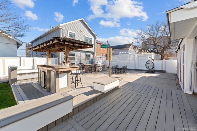 431 Beach 35th Street, Far Rockaway, NY 11691