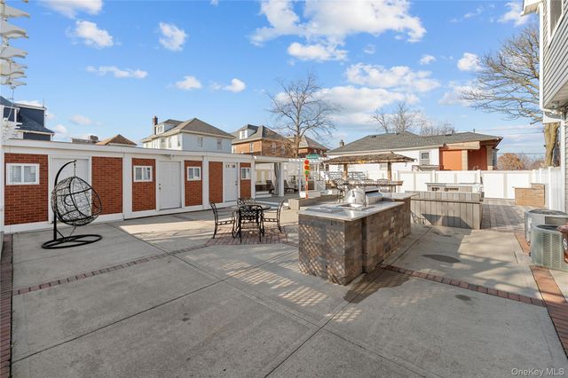 431 Beach 35th Street, Far Rockaway, NY 11691