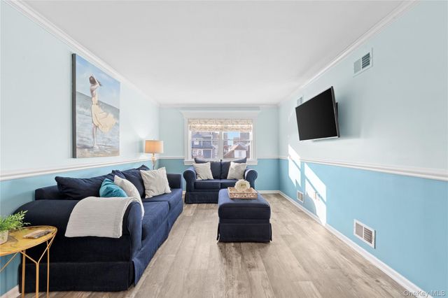 431 Beach 35th Street, Far Rockaway, NY 11691