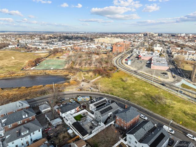 431 Beach 35th Street, Far Rockaway, NY 11691