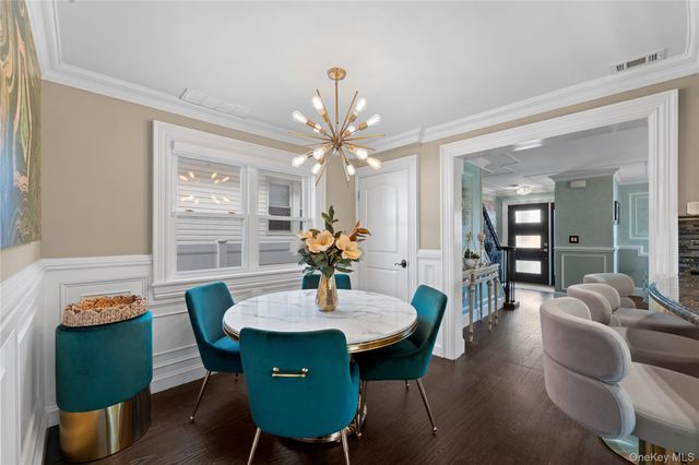 431 Beach 35th Street, Far Rockaway, NY 11691