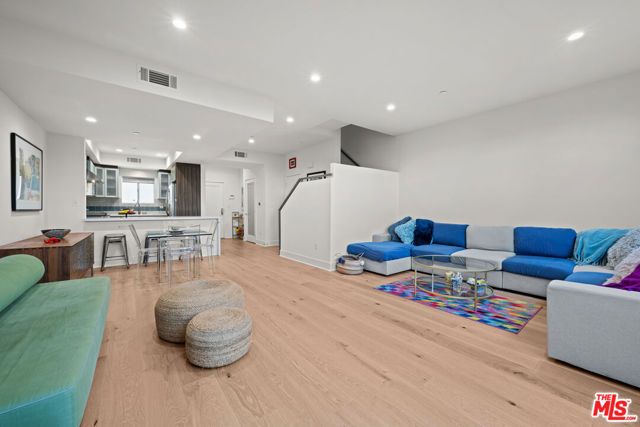 108 S Croft Avenue 102, Los Angeles, CA 90048