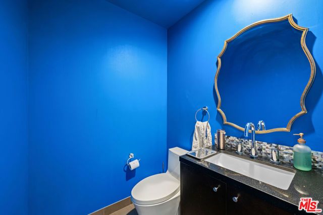 108 S Croft Avenue 102, Los Angeles, CA 90048