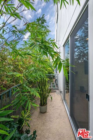 108 S Croft Avenue 102, Los Angeles, CA 90048