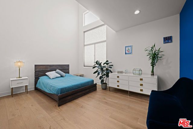 108 S Croft Avenue 102, Los Angeles, CA 90048