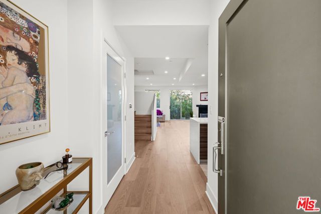 108 S Croft Avenue 102, Los Angeles, CA 90048