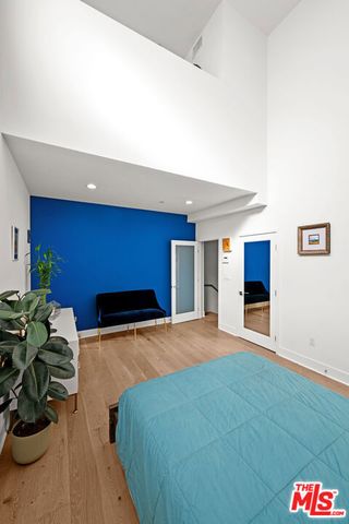 108 S Croft Avenue 102, Los Angeles, CA 90048