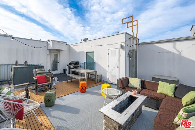 108 S Croft Avenue 102, Los Angeles, CA 90048