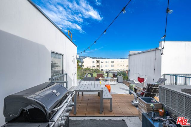 108 S Croft Avenue 102, Los Angeles, CA 90048