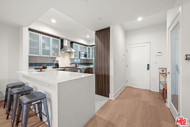 108 S Croft Avenue 102, Los Angeles, CA 90048