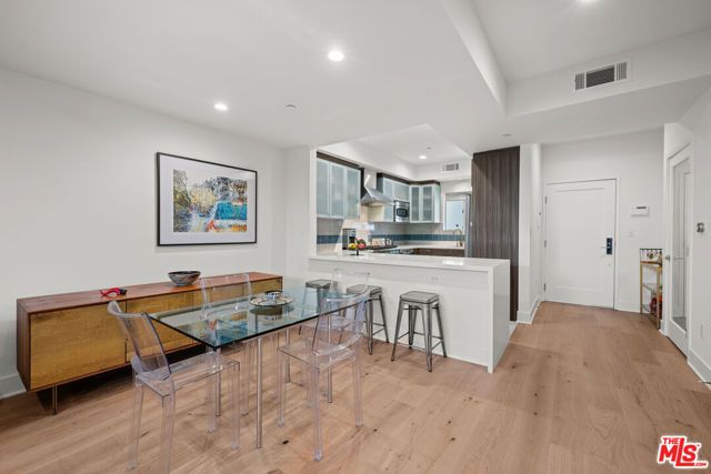 108 S Croft Avenue 102, Los Angeles, CA 90048