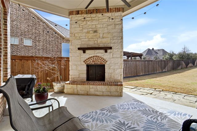 7933 Woodside Trail, North Richland Hills, TX 76182