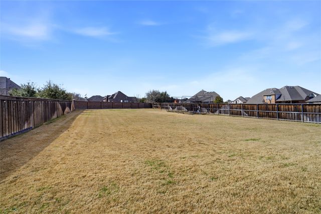 7933 Woodside Trail, North Richland Hills, TX 76182